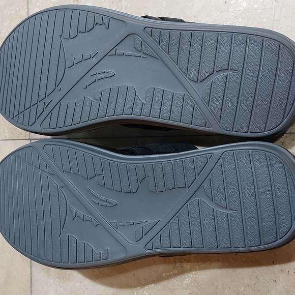 Tommy Bahama Sandals - Picture 4 of 8